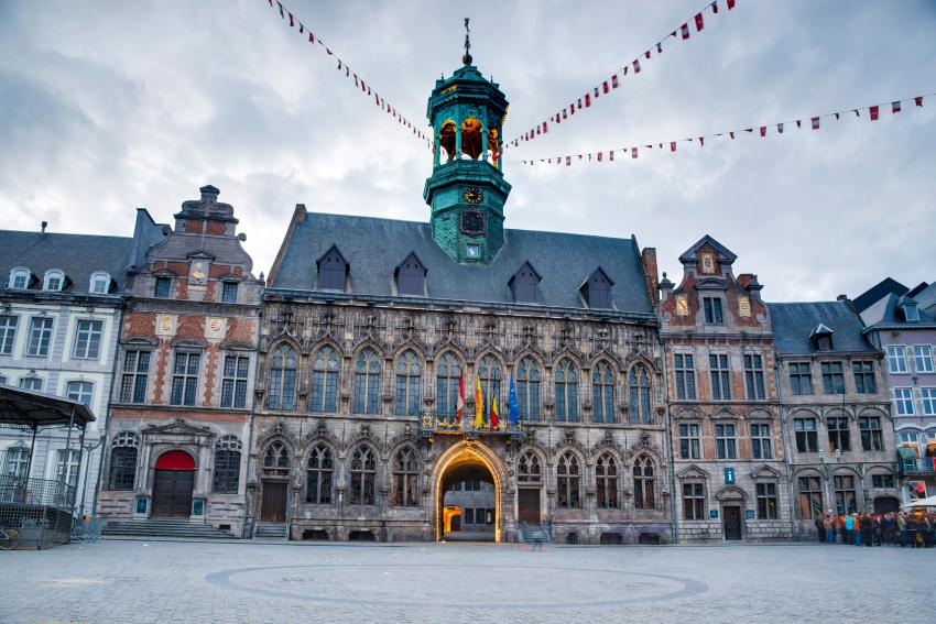 Mons