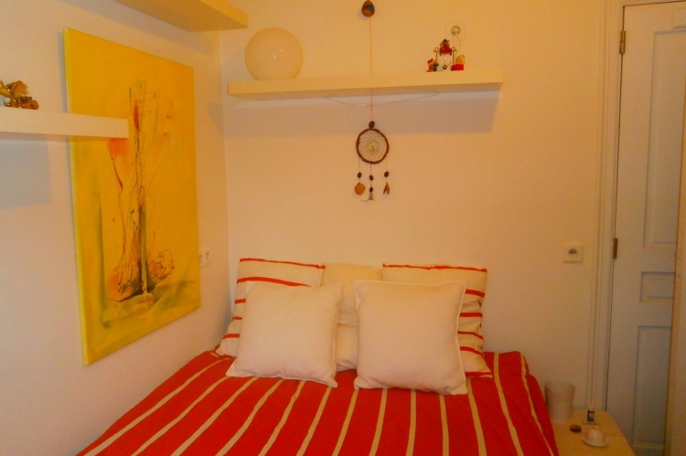 Room, Brussels, Bedrooms: 2