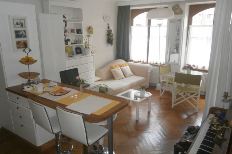 Room, Brussels, Bedrooms: 2