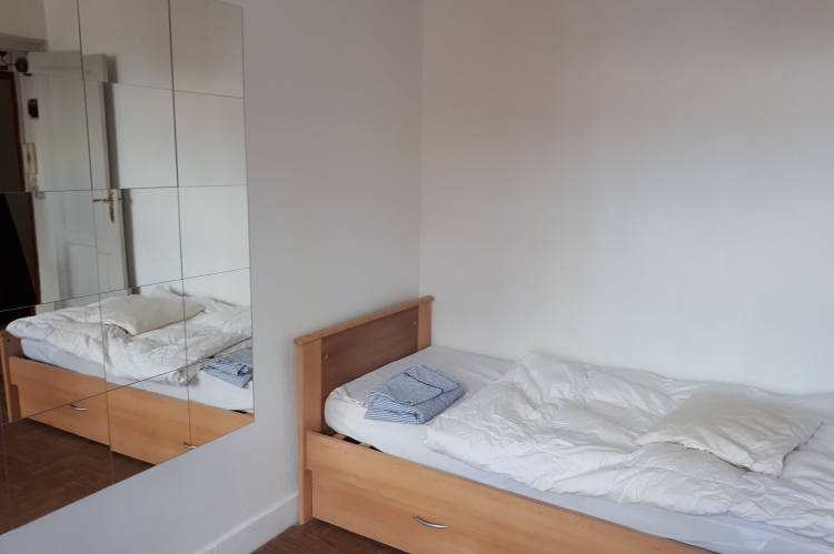 Room, Brussels, Bedrooms: 1