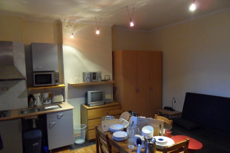 Room, Brussels, Bedrooms: 1