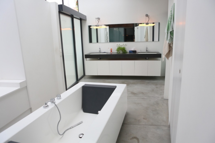 Room, Brussels, Bedrooms: 4