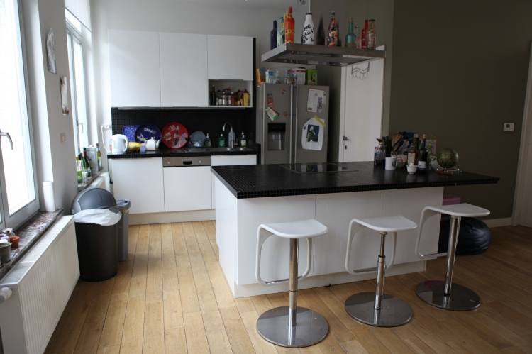 Room, Brussels, Bedrooms: 4