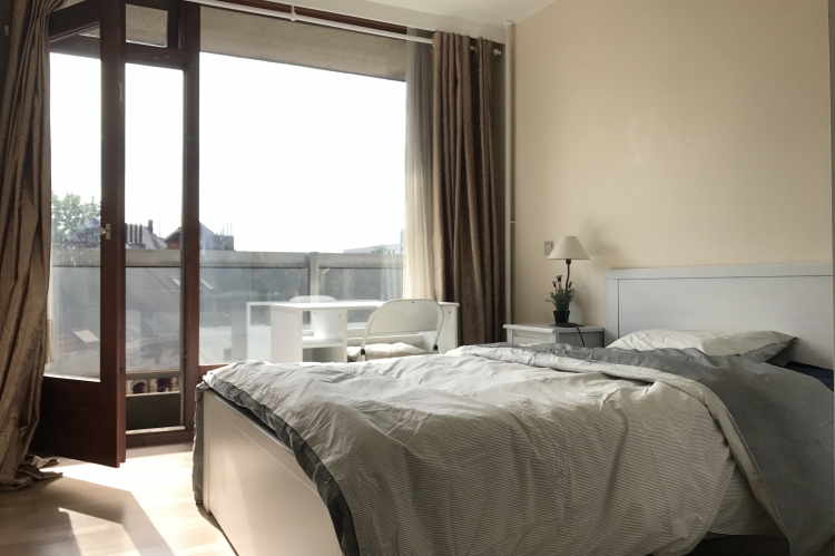 Room, Brussels, Bedrooms: 4