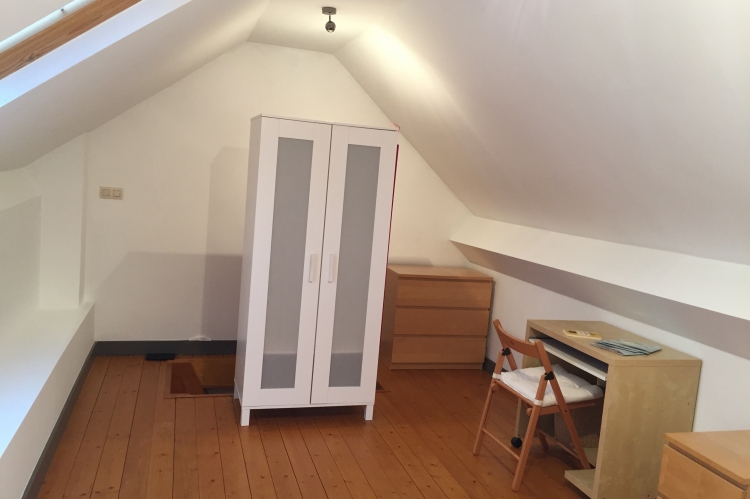 Room, Brussels, Bedrooms: 4