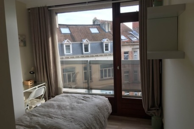 Room, Brussels, Bedrooms: 4